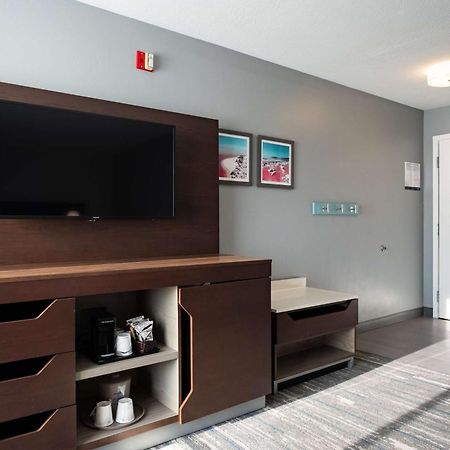 Hampton Inn & Suites Salt Lake City Airport Bagian luar foto