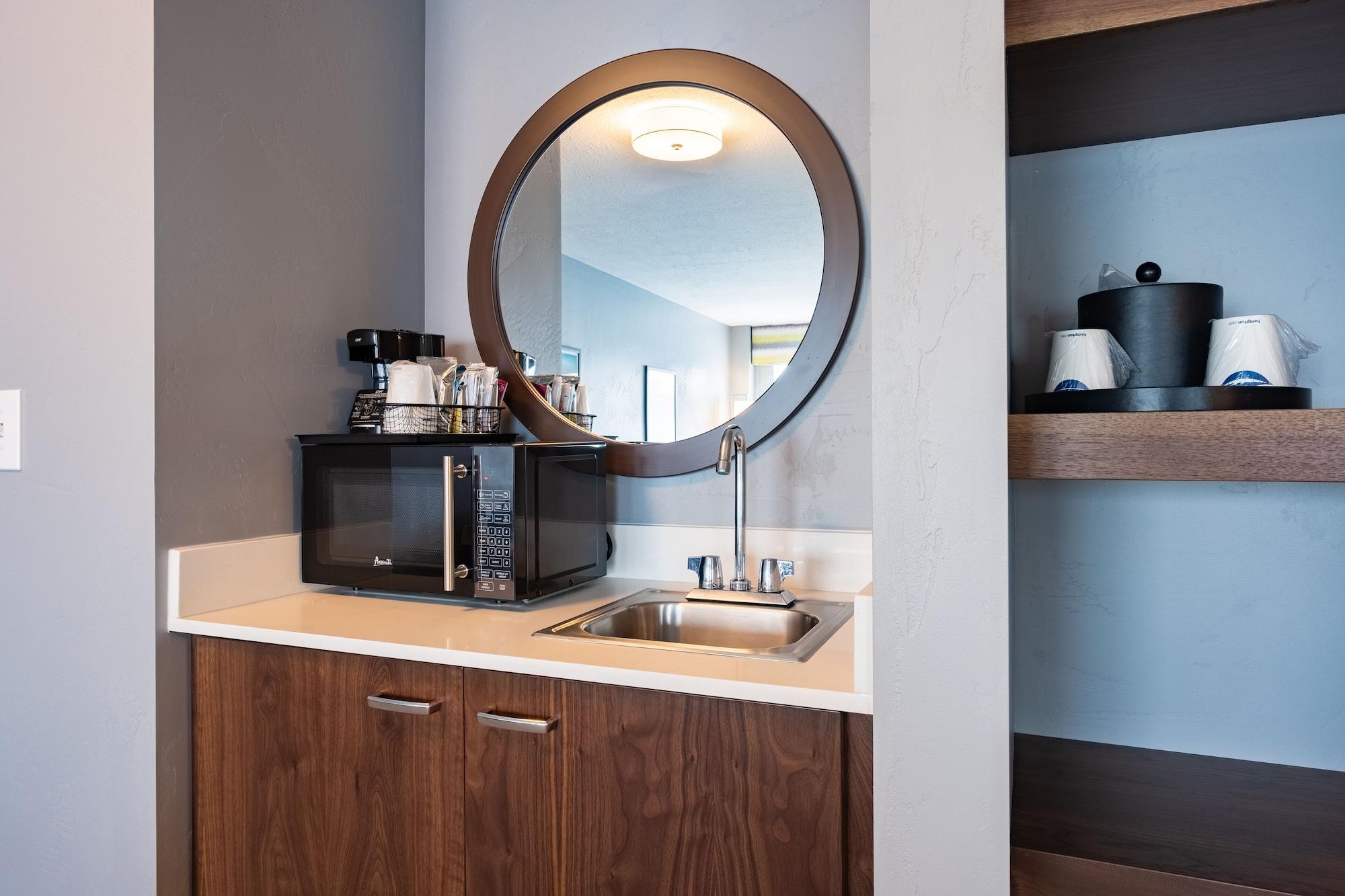 Hampton Inn & Suites Salt Lake City Airport Bagian luar foto
