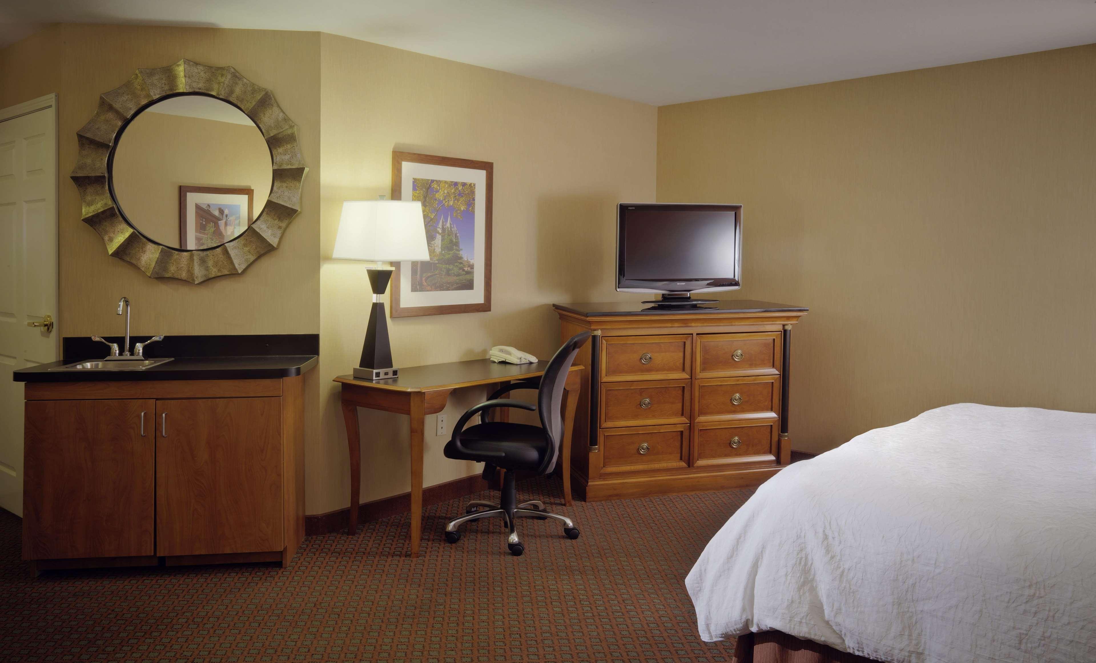 Hampton Inn & Suites Salt Lake City Airport Bagian luar foto