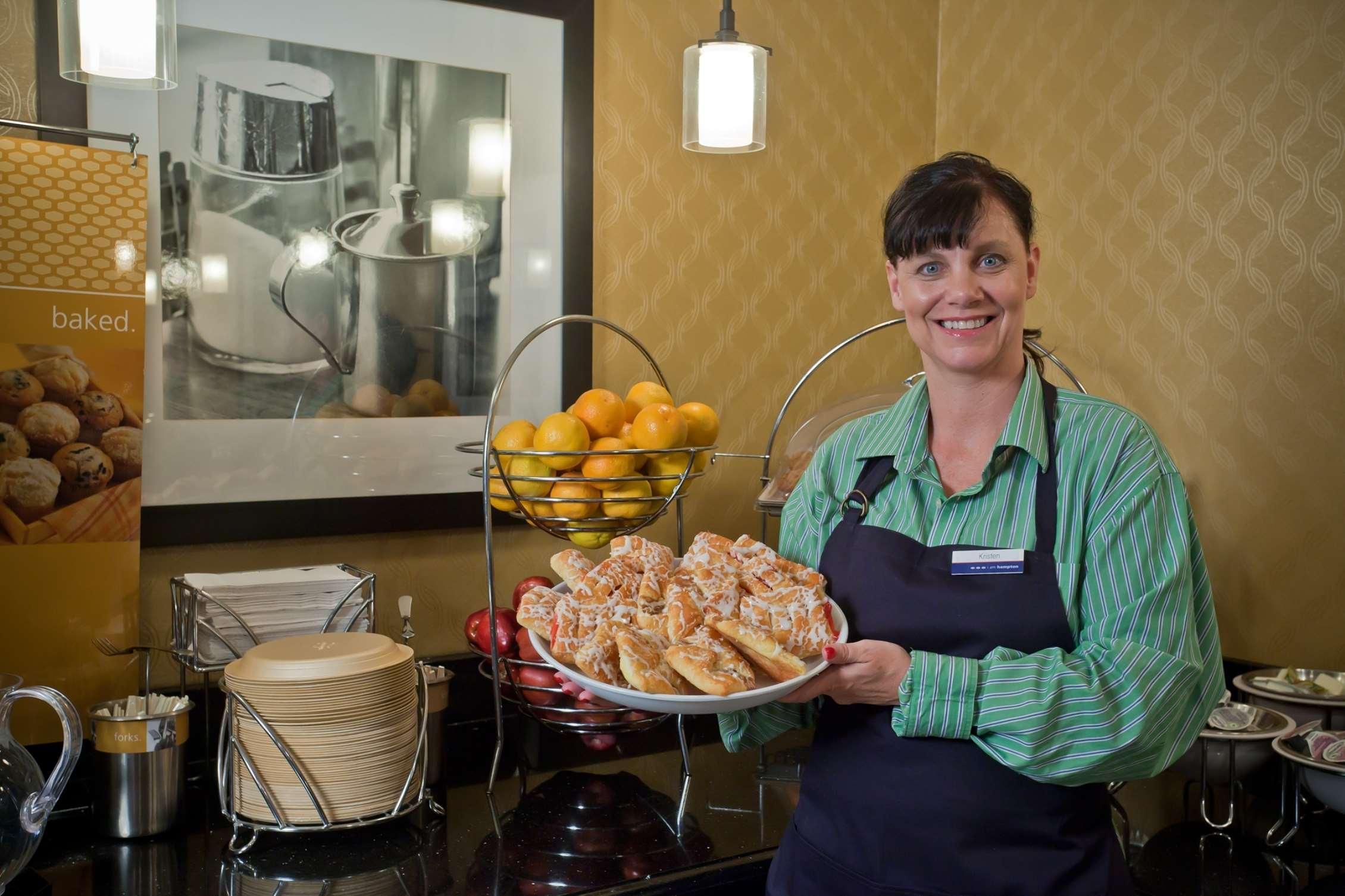 Hampton Inn & Suites Salt Lake City Airport Bagian luar foto