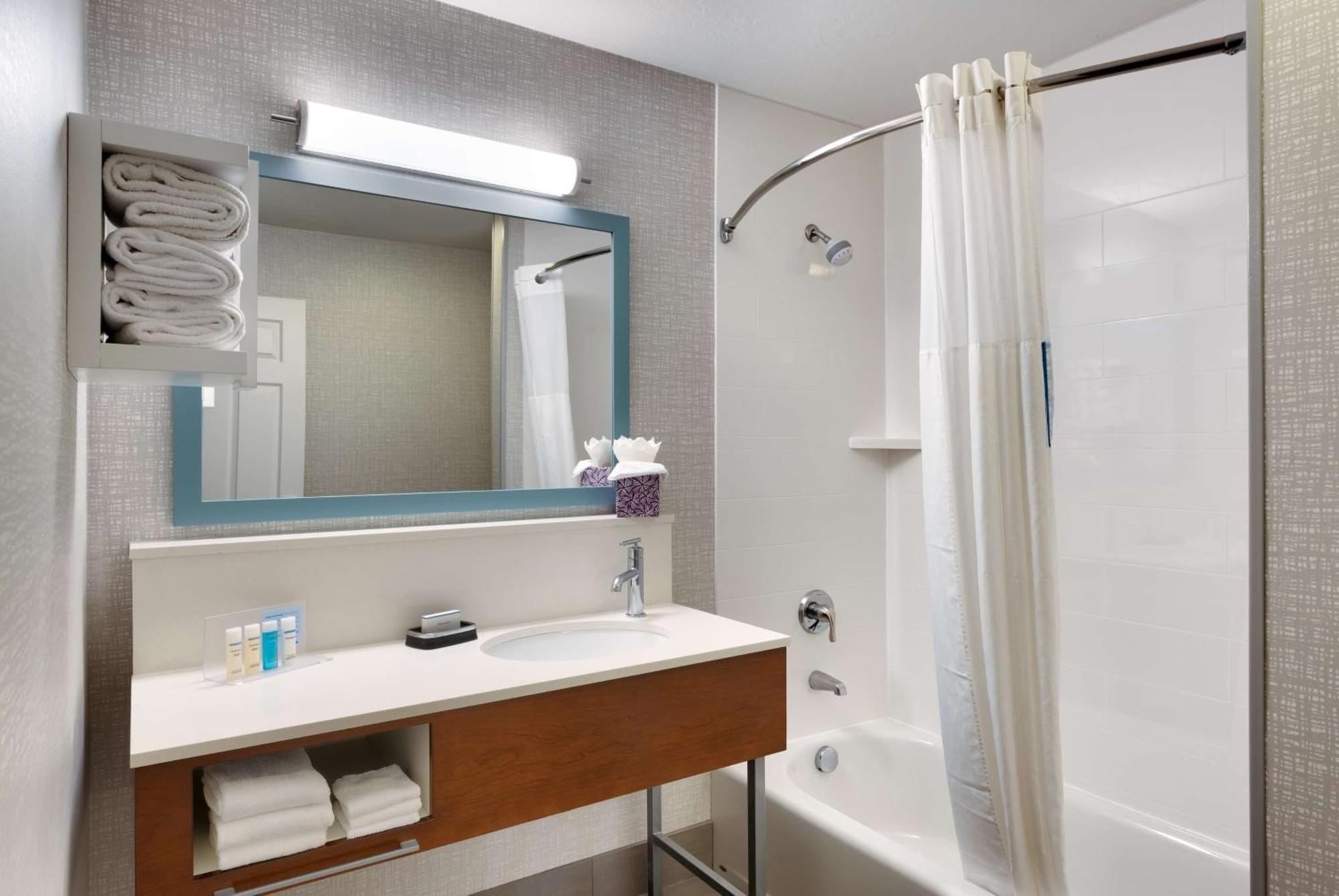 Hampton Inn & Suites Salt Lake City Airport Bagian luar foto