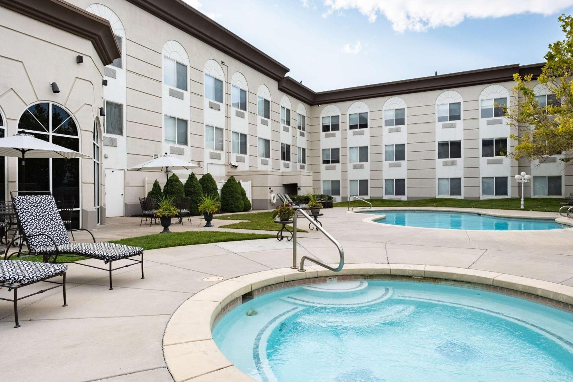 Hampton Inn & Suites Salt Lake City Airport Bagian luar foto