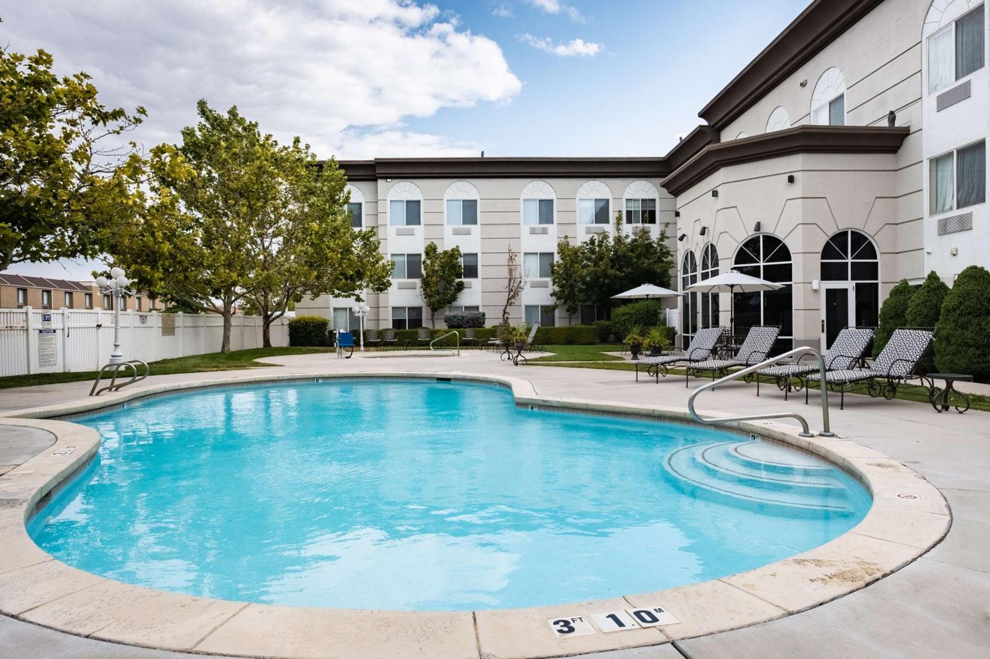 Hampton Inn & Suites Salt Lake City Airport Bagian luar foto